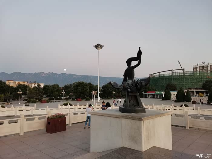 你好2021定襄金鼎广场的火烧云与犹如内蒙古的蓝天白云