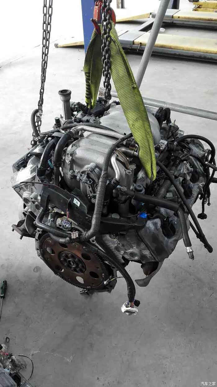 保定的车子,开始发动机维护和变速箱维护,经过维护发动机和变速箱干净