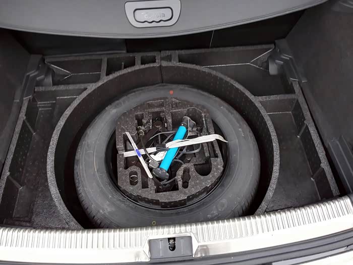 13款高7加装后备箱泡沫储物格