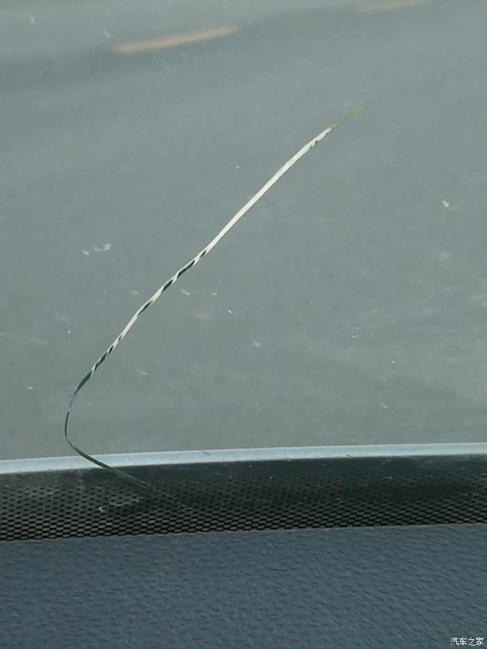 【图】polo的前挡风玻璃有裂缝_polo论坛_汽车之家论坛