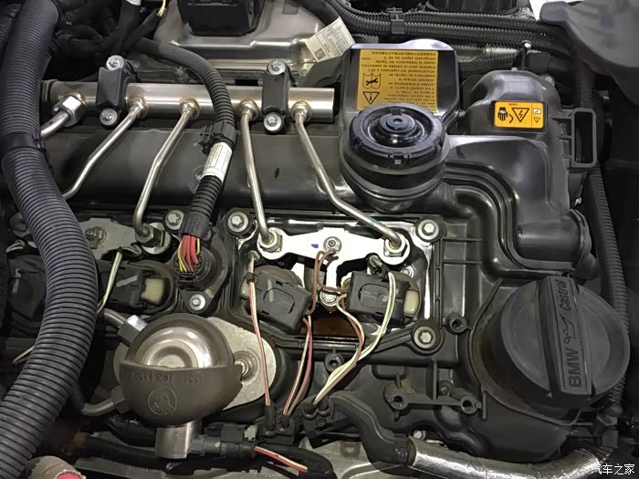 2014宝马宝马520lin20b20 发动机气门室盖漏油