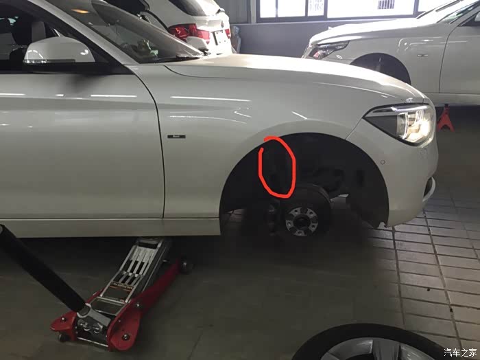 谁知道轮速传感器在哪个位置