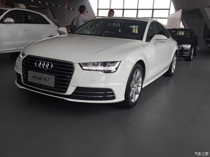 请大家指导一下意见纠结奥迪a7奔驰全新e300动感