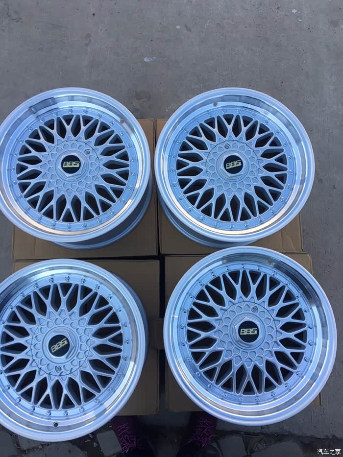出bbsrs爆龟18寸轮毂全新