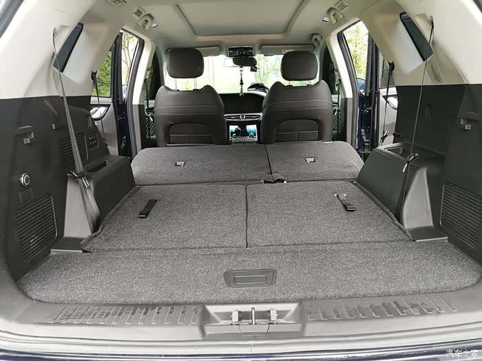 开上超大空间的捷途x95出游更方便伙计们加紧换车哟