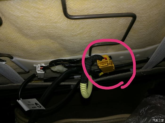 汽车安全气囊插头图片