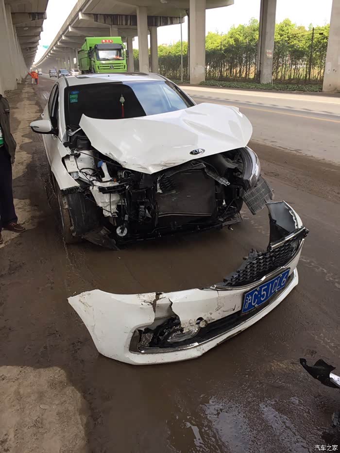 【图】撞车了,可是安全气囊都没爆_起亚k3/k3s论坛_汽车之家论坛