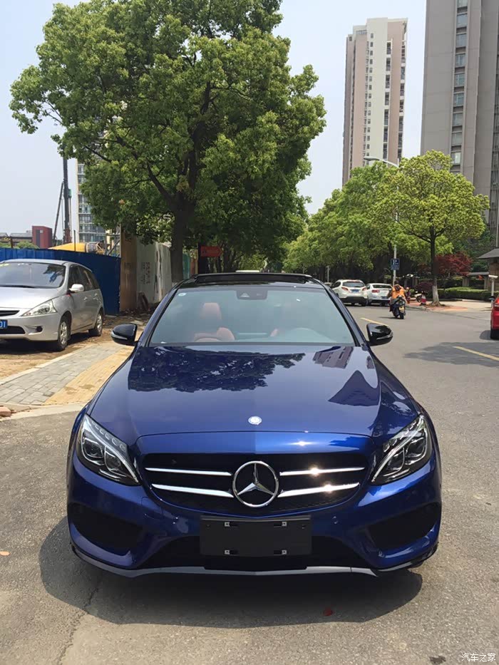 【图】宝蓝色阳光底下亮不亮_奔驰c级论坛_汽车之家论坛