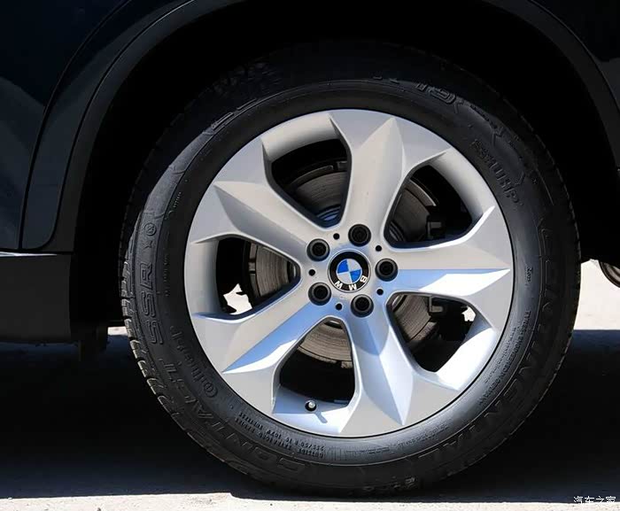 内蒙古呼和浩特出一套宝马x6原车19寸轮毂