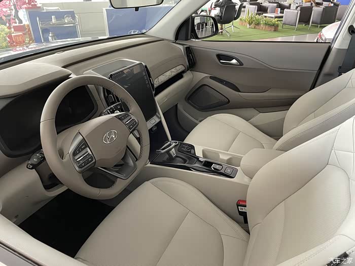 探店新款ix35内饰很亮眼
