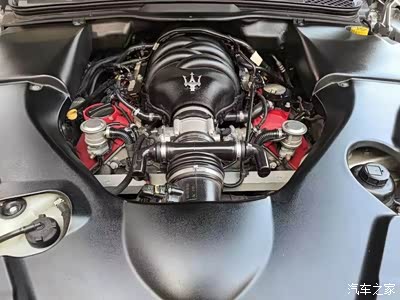 玛莎拉帝gts-4.7 f1波箱 银色外观