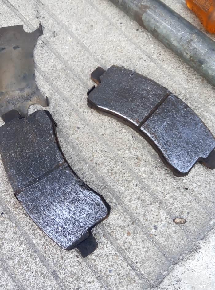 自己动手换前刹车片