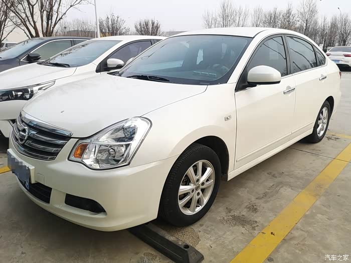 万物复苏送福利偶遇白色轩逸老经典