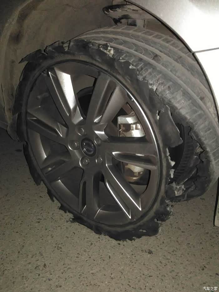 第一次遇爆胎
