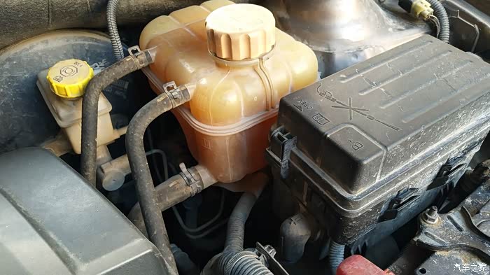 【图】水箱漏了,一直担心的问题无法避免_宝骏630论坛_汽车之家论坛