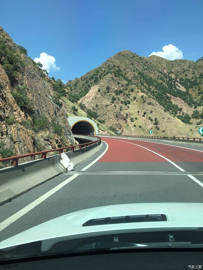 自驾奔驰m6前往新疆路途坎坷造陷车坐直升机观景沙山月牙泉