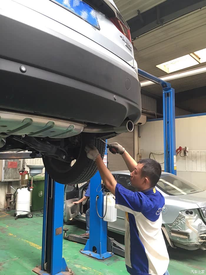 银色马自达钢丝首保作业欢迎拍砖