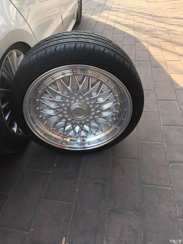 出bbsrs爆龟18寸轮毂全新