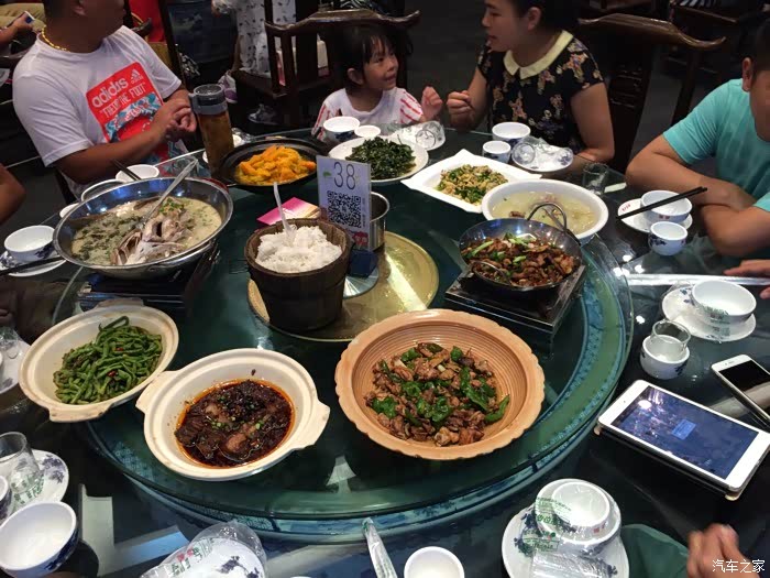 【小苏作业】滴翠山庄摘葡萄小记.