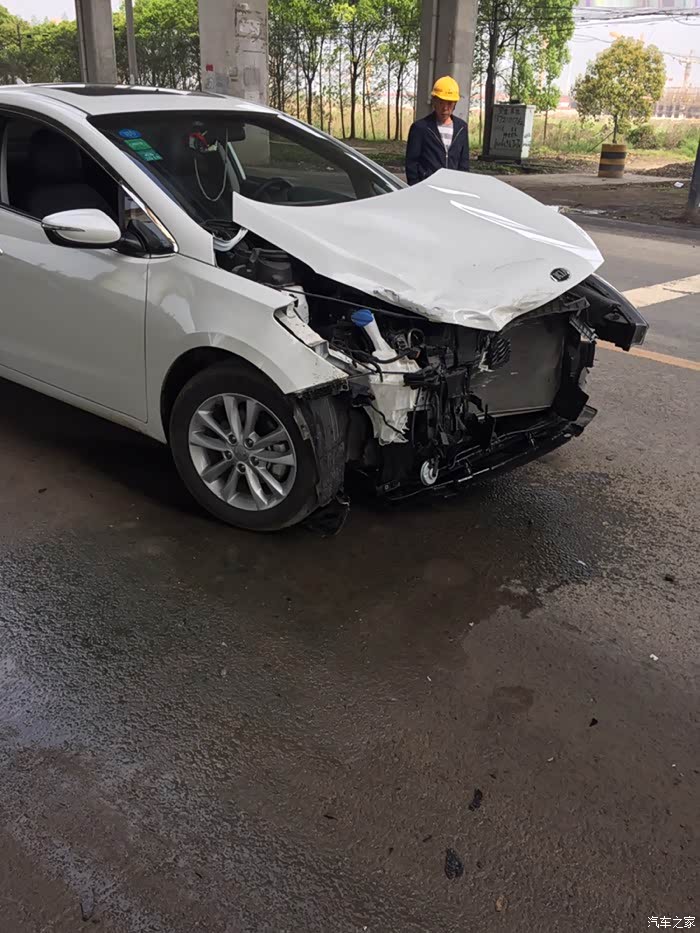 【图】撞车了,可是安全气囊都没爆_起亚k3/k3s论坛_汽车之家论坛