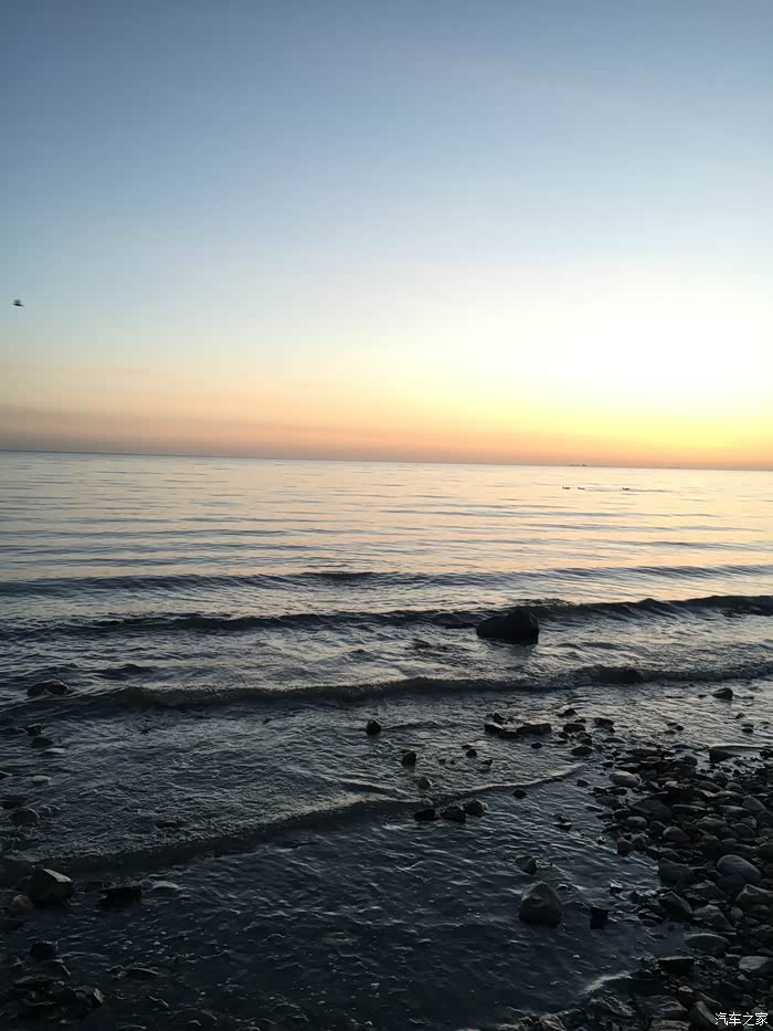 这是天边出现鱼肚白时照的