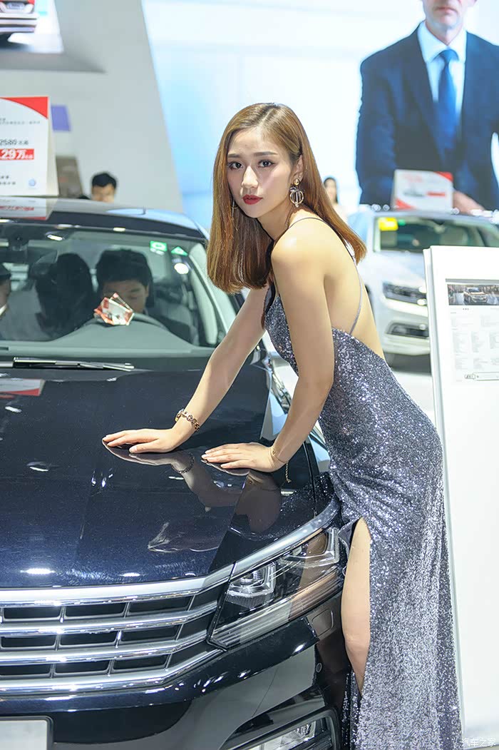 2017合肥车展雪铁龙车模与比基尼海量原创的美女照片