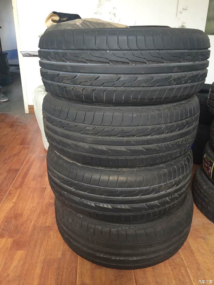 出几乎全新东洋drb195  55  15轮胎