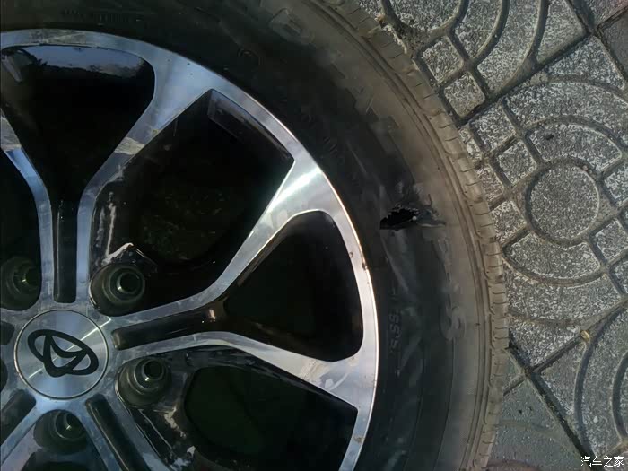 轮毂刮花了 怎么修复啊!