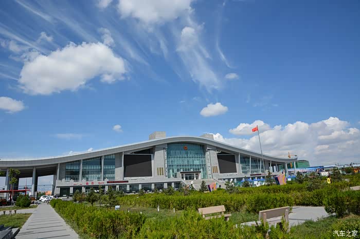 抓住暑假尾巴一家人游亚欧大陆中心山和水