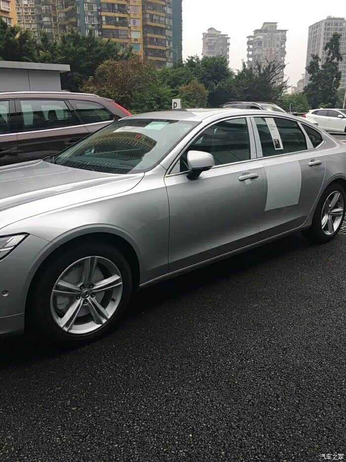 【图】你们见过银色的s90实车吗_沃尔沃s90论坛_汽车之家论坛