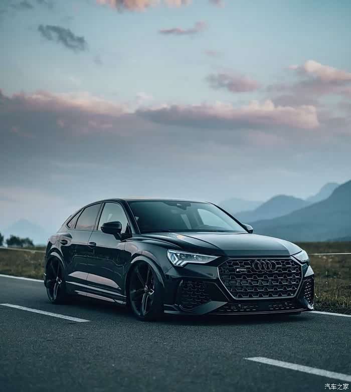 黑武士奥迪rsq3sportbck就这趴下来的姿态真帅