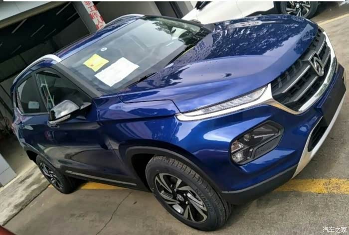 宝骏510蓝色车实拍宝骏官网叫星夜蓝