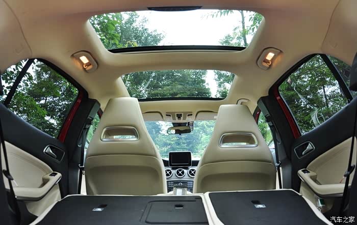 【奔驰gla新人提车作业】与女友龙潭水乡一游,拍照留念!