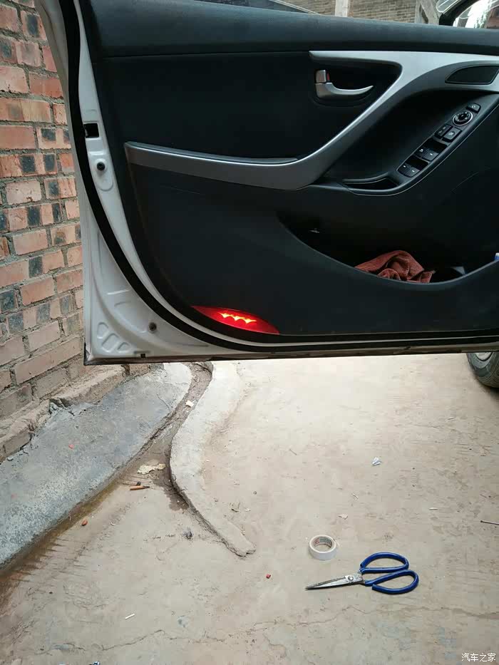 加装前门迎宾灯