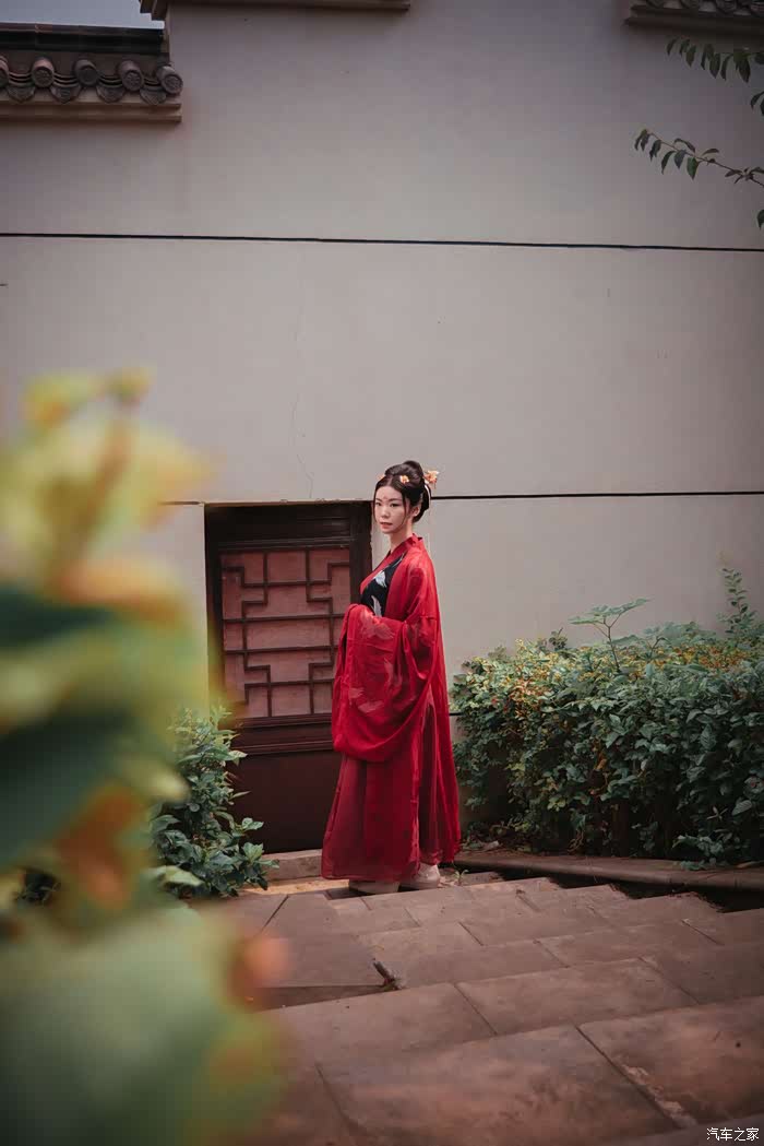 古风古韵汉服媳妇当车模古城魅力的穿越之旅