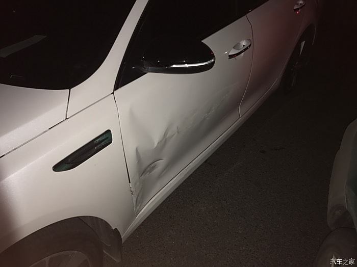晚上撞车事故图片图片