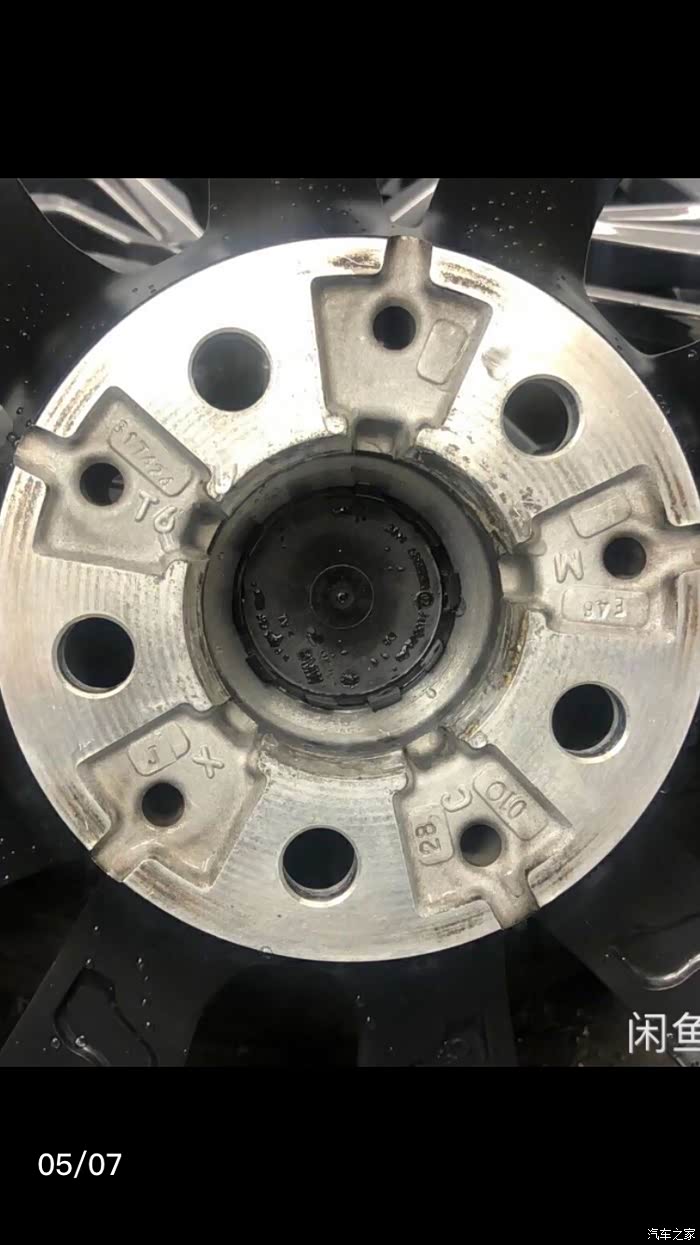 求教同样的曜夜轮毂中心圈信息怎么不一样