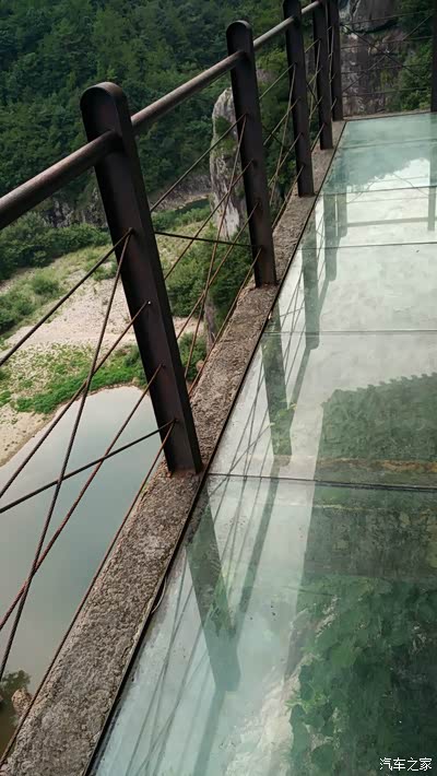 这里也有玻璃栈道
