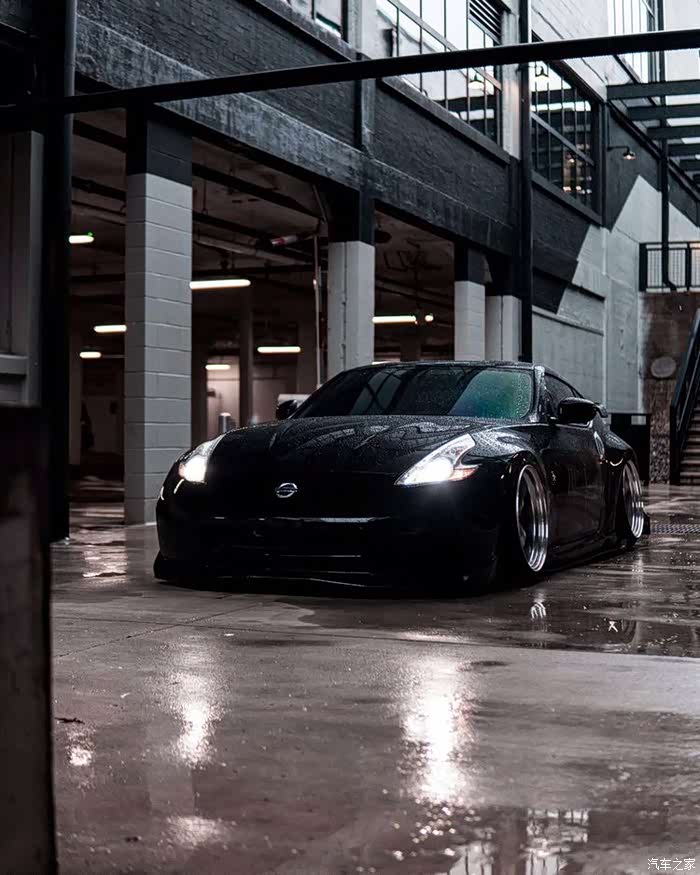 一枚黑色370z舔屏霸气侧漏