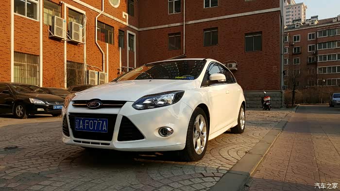 2014年10月上牌的新福克斯2.0手动豪华