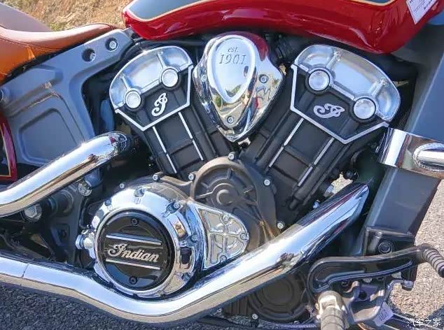 2017款印第安侦察兵 在动力方面,1133毫升的水冷v形双缸发动机,最大