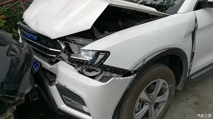 现身说法吉利博越智尊被哈弗h6追尾