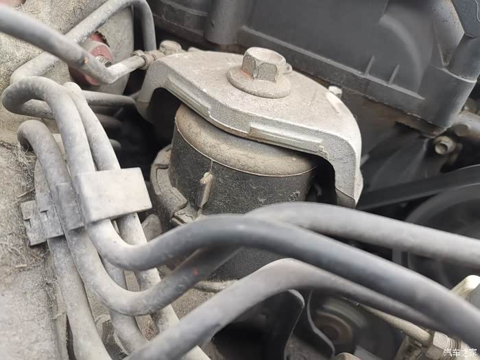 06款20的马六这样的机脚是不是需要换了