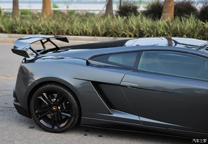 兰博基尼lp550改装升级lp570dmc碳纤套件,喜欢点赞,谢谢!