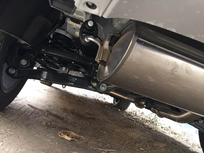 cs55排气管都有个洞吗?手动炫动