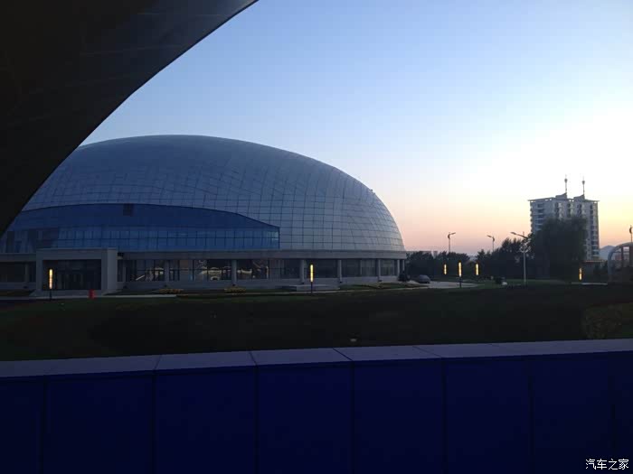 蓄势待发即将竣工举办电影节的吉林市体育馆