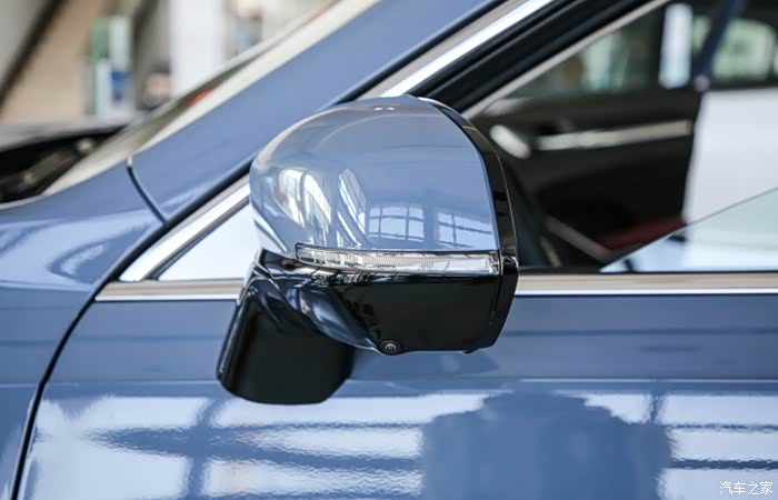国产哈弗h6后视镜外观漂亮具有摄像功能做工不错的一款车
