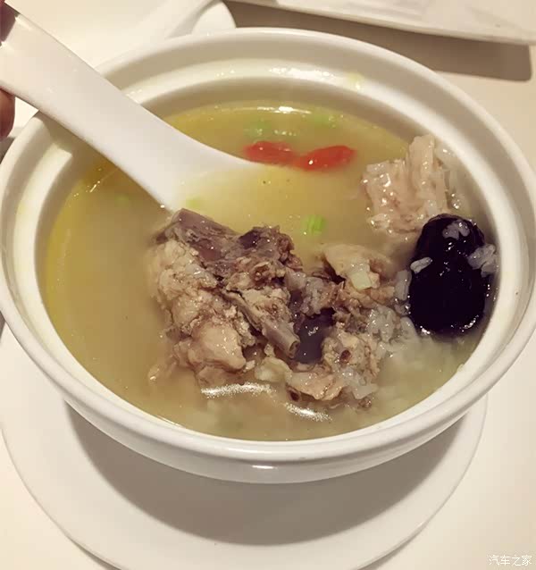 阴米鸡汤清汤炖汤比较入味鸡肉感觉般