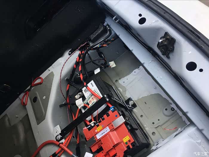 宝马5系半年后备箱漏水!