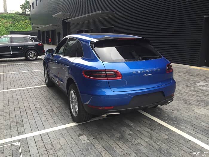 蓝色macan2t已到就等提车了